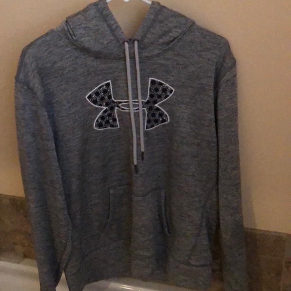 Under Armour Tops - Sweatshirt Under Armour Tops - Sweatshirt